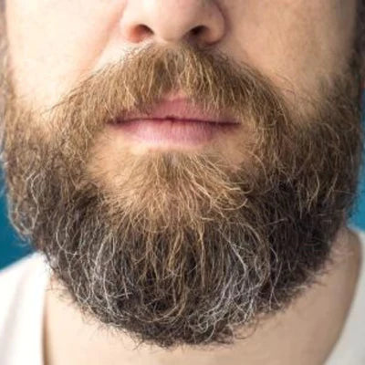 ¿Cómo cuidar las canas en la barba?